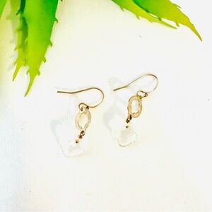 Soixante Neuf White Mother of Pearl Clover Earrings